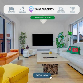 Upscale 3 Bedroom 3 Bathroom Detached House - Central Location - Free Driveway Parking, 75'' Smart TV, Fast WiFi and Snug Room by Yoko Property